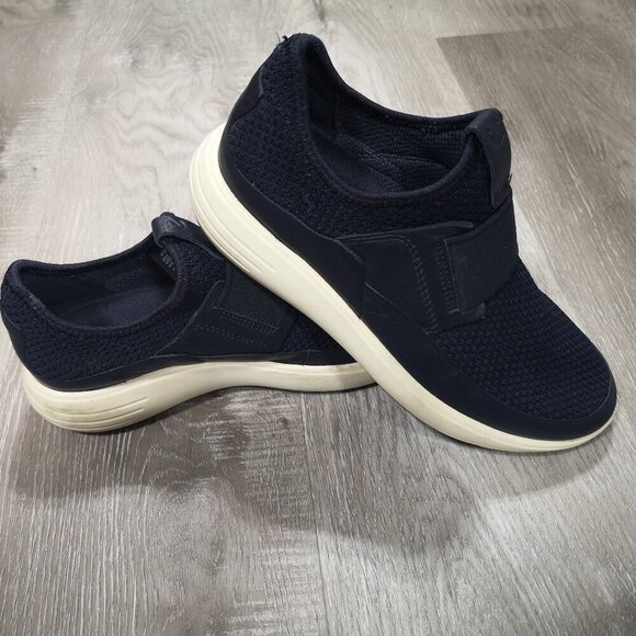 Ecco Ladies Size 6 Navy & White Slip On Sneakers - Picture 2 of 10